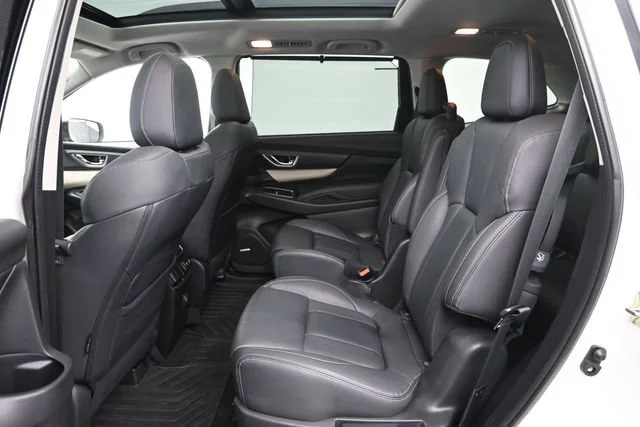 Used 2019 Crystal White Pea Subaru Limited image 22