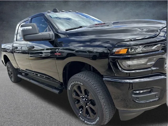 New 2027 Diamond Black Crystal Pearl-Coat Exterior Paint RAM Black Express image 3