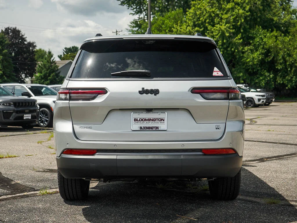 New 2026 Silver Zynith Jeep  image 4