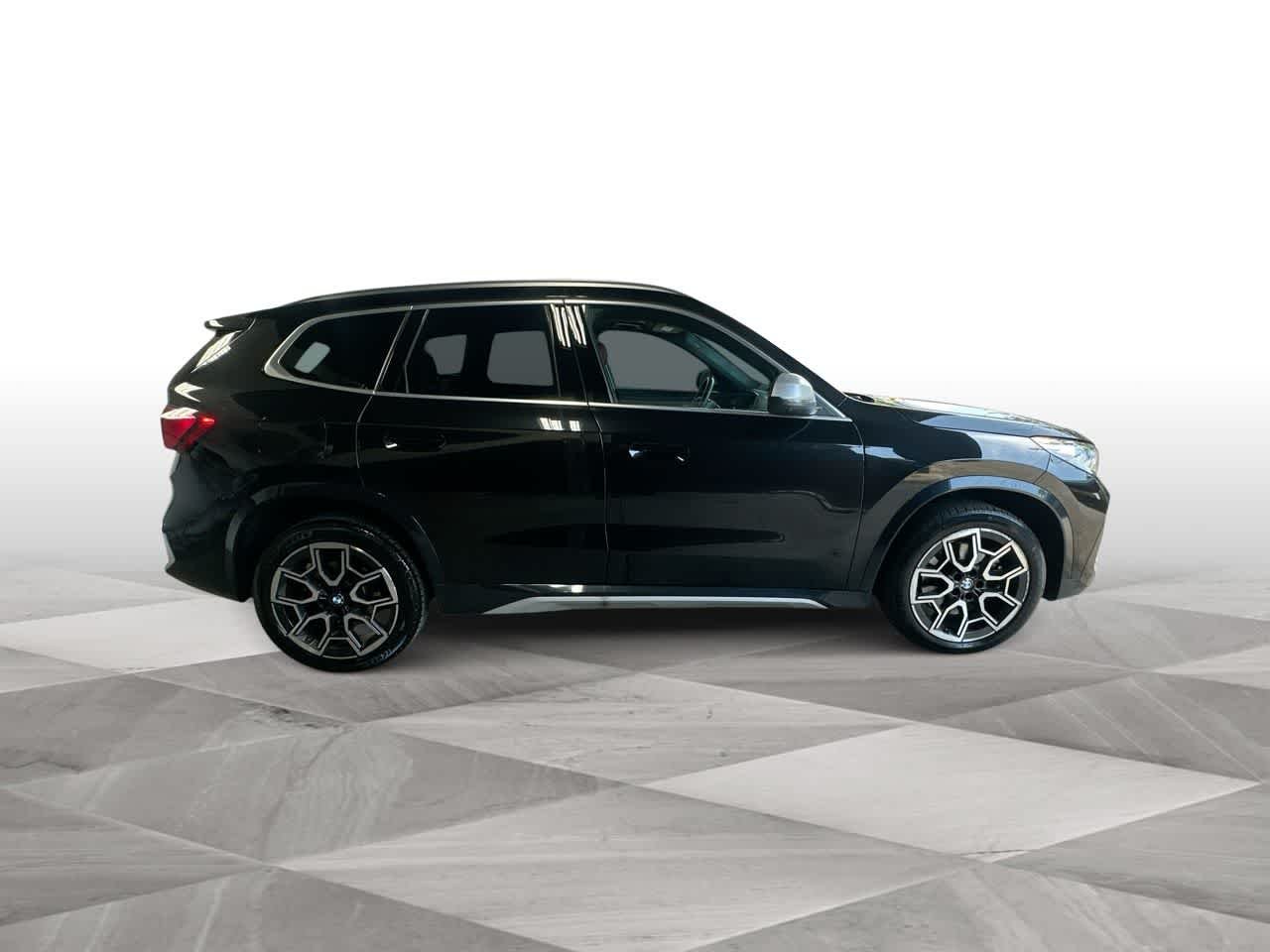 Used 2024 Black BMW xDrive28i image 9
