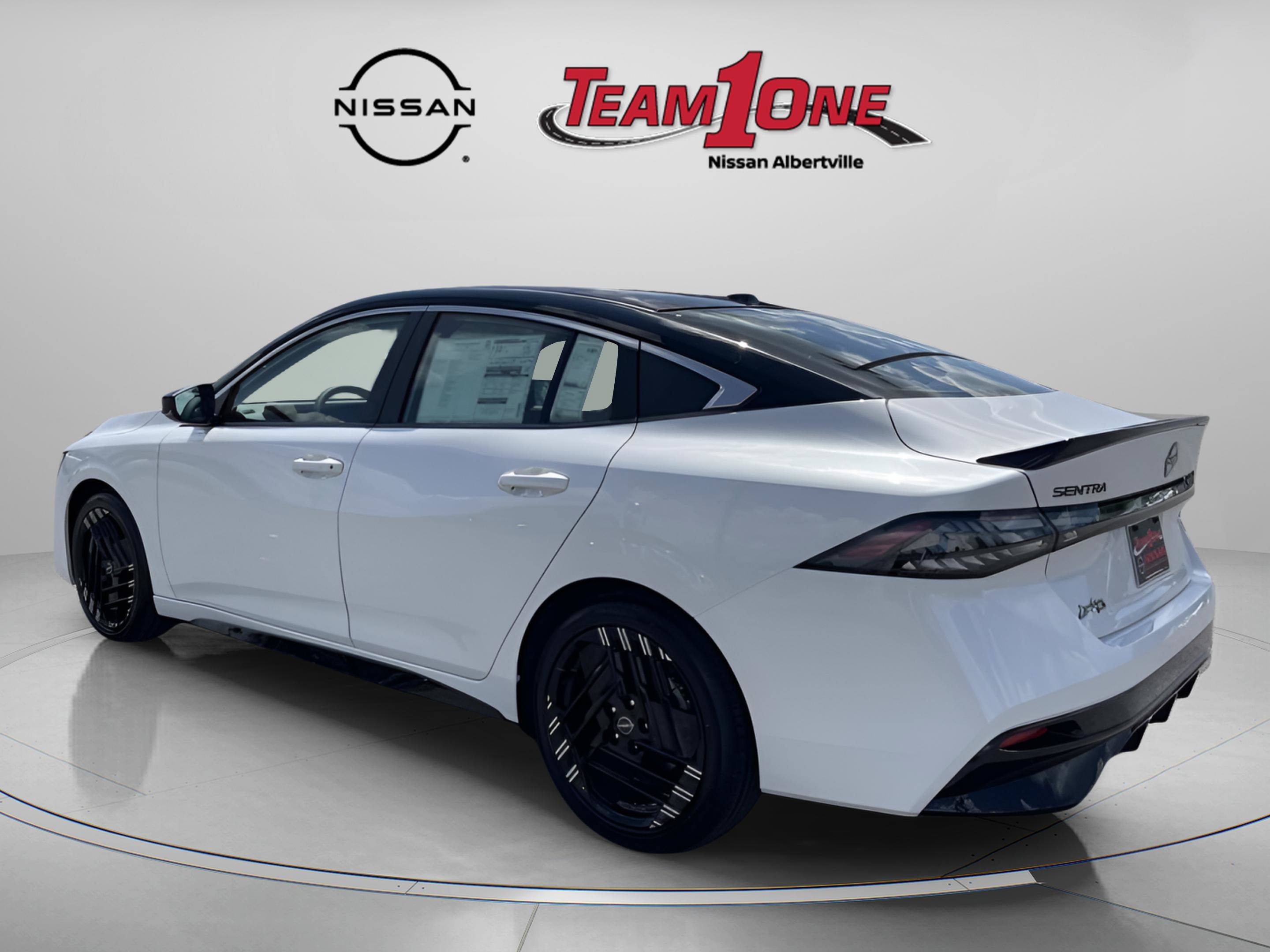 New 2026 Aspen White TriCoat / Super Black Two-tone Nissan SR image 5