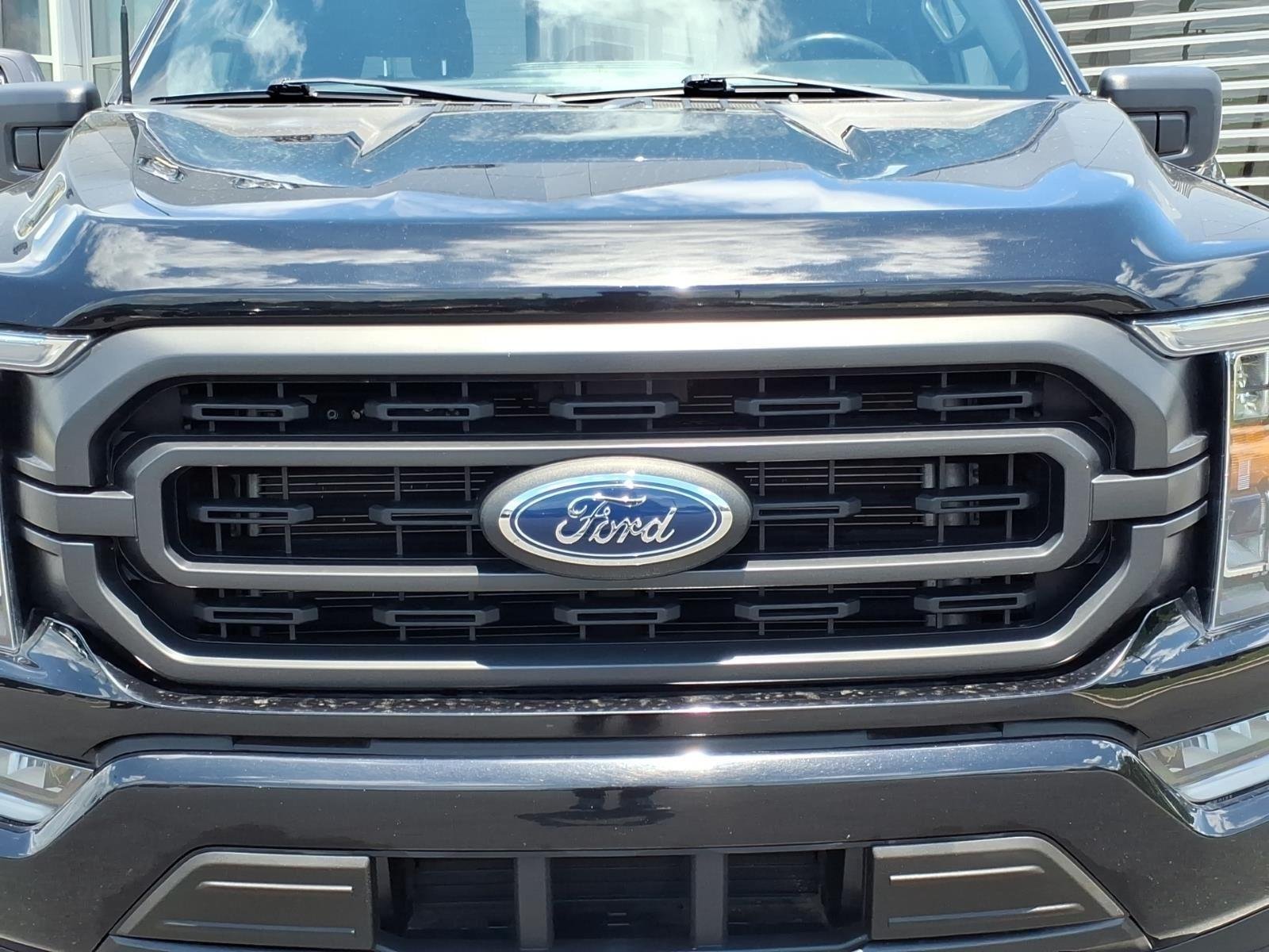 Used 2022 Agate Black Metallic Ford XLT image 15