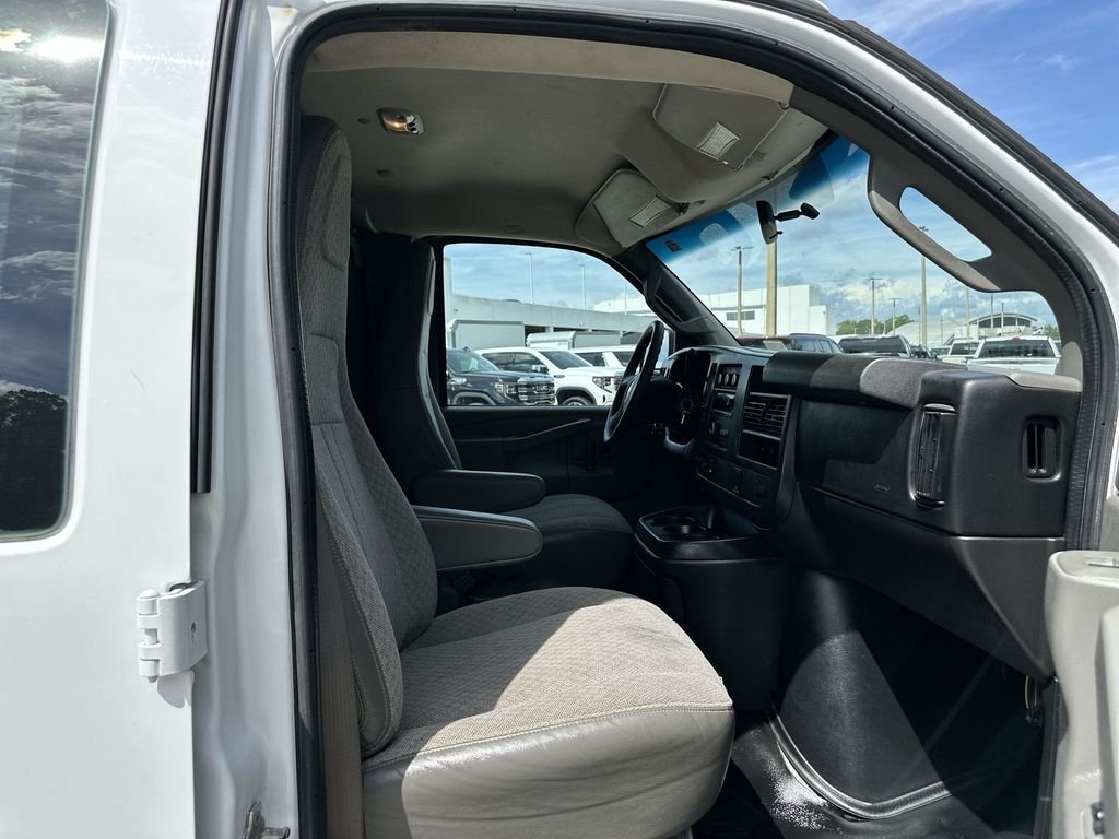 2017 Chevrolet Express Cargo Work Van - Photo 25