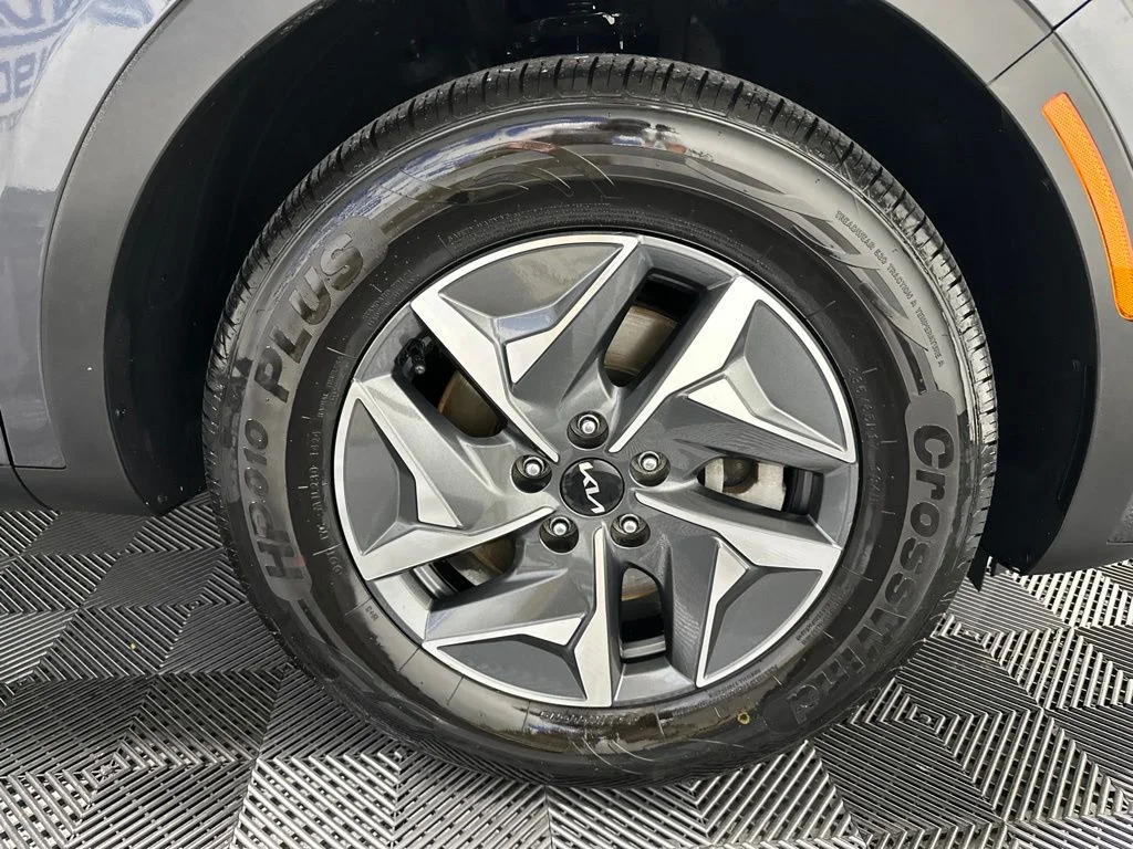 Used 2022 Gray Kia S image 21