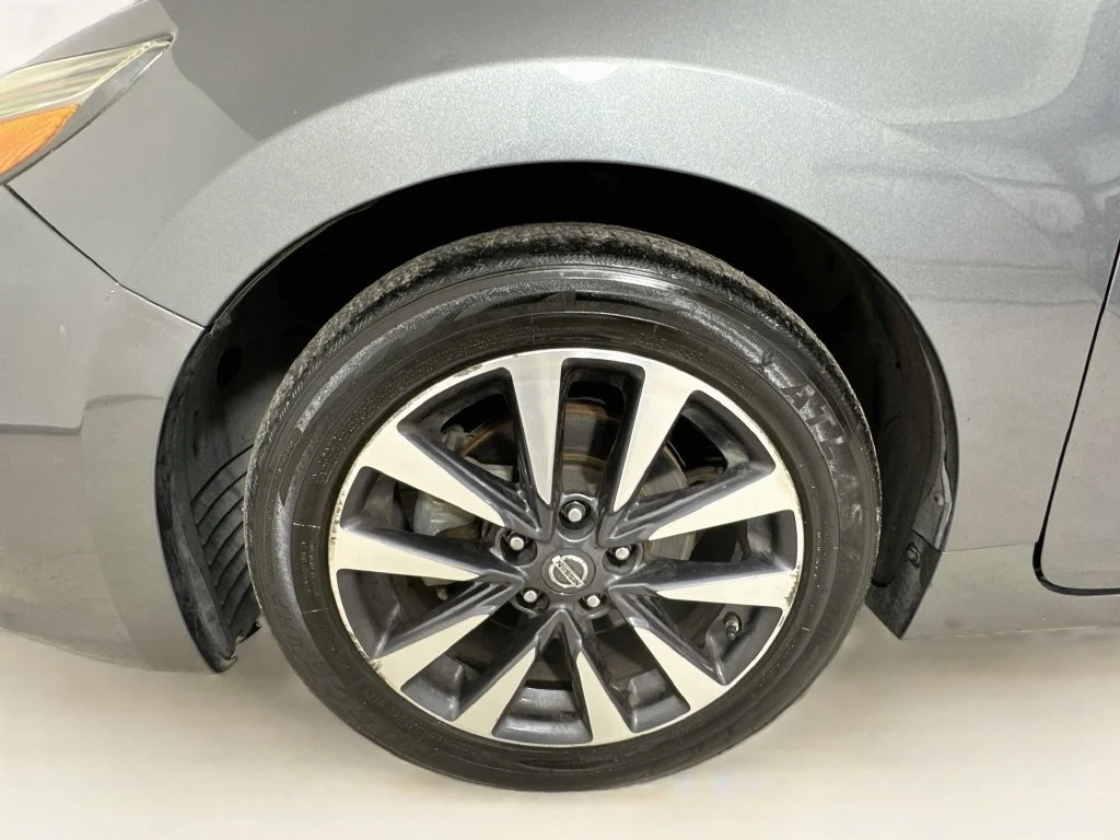 Used 2017 Gray Nissan 2.5 SL image 41