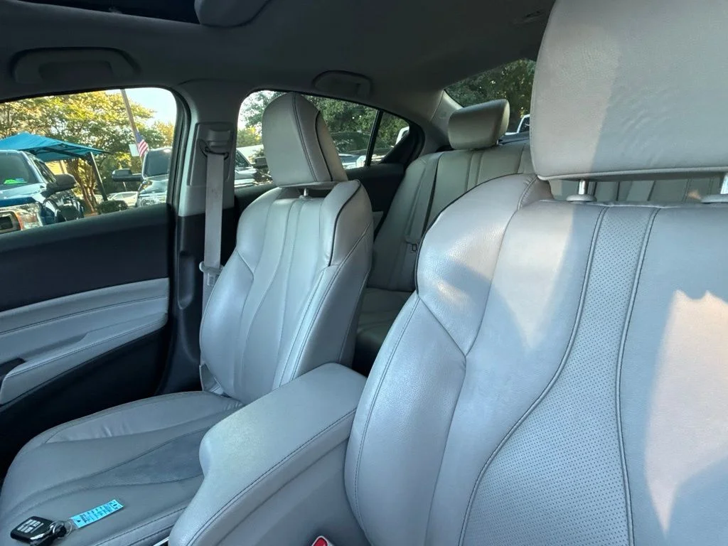 Used 2020  Acura Premium Package image 14