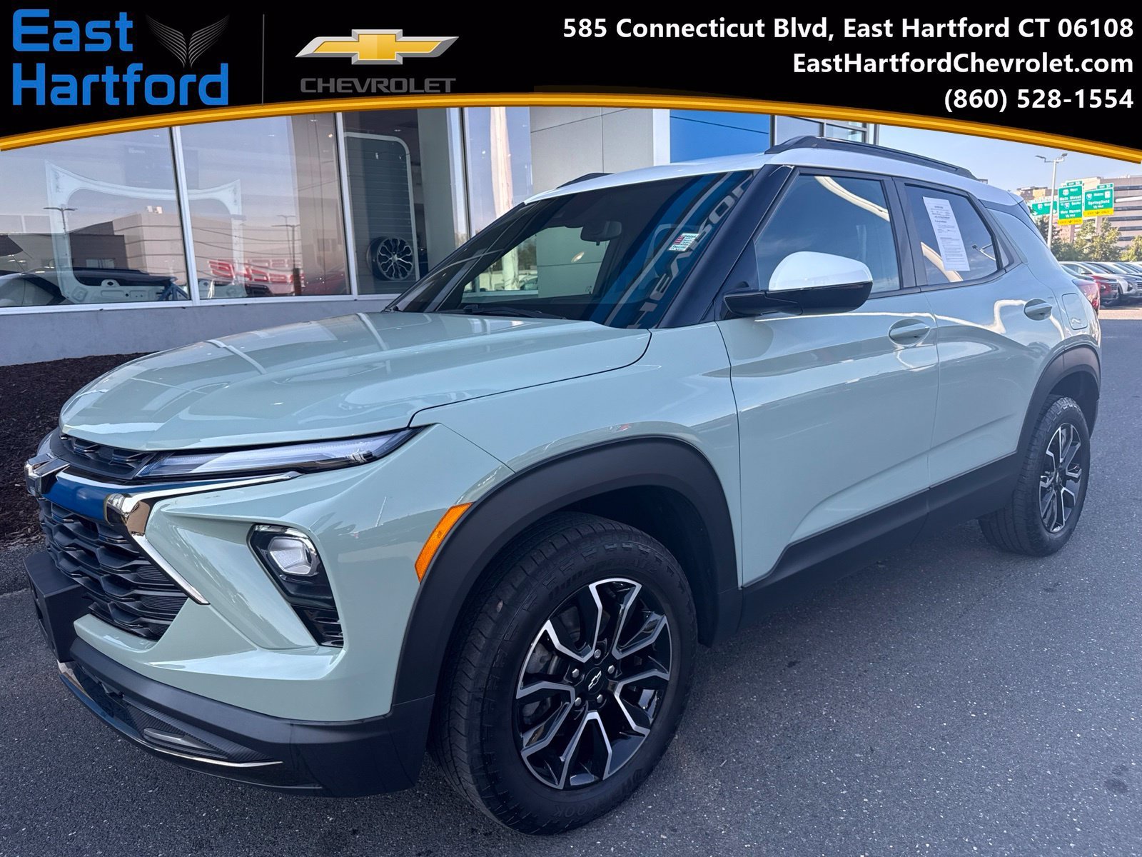 Used 2024 Cacti Green Chevrolet ACTIV image 1