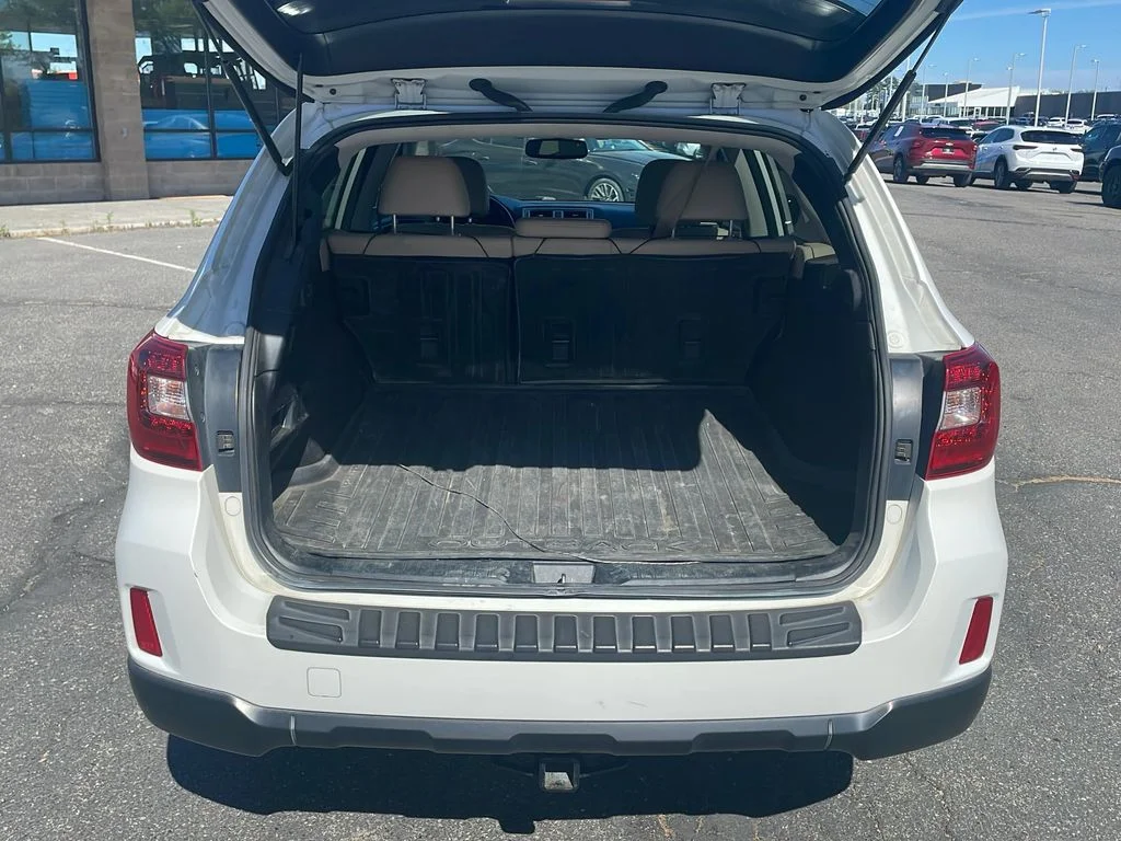 Used 2015 Crystal White Pearl Subaru 2.5i Limited image 9