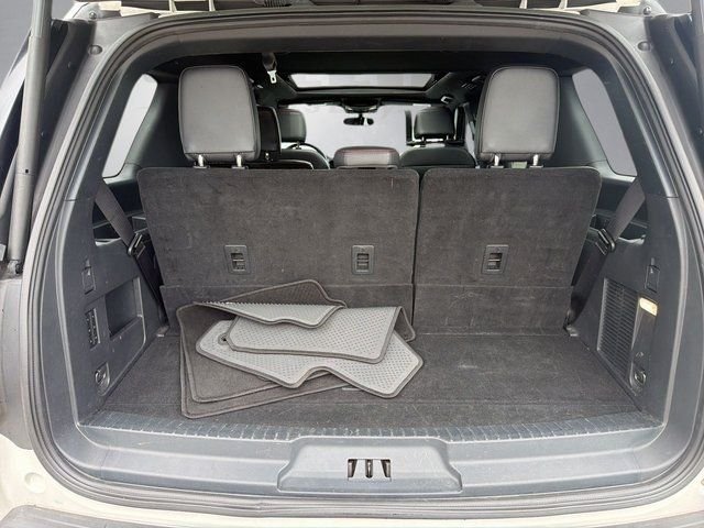 Used 2023 White Ford Limited image 23