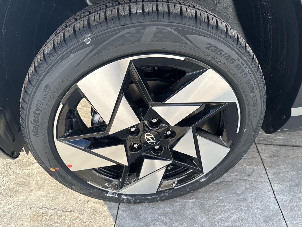 New 2026 White Hyundai Limited AWD image 7