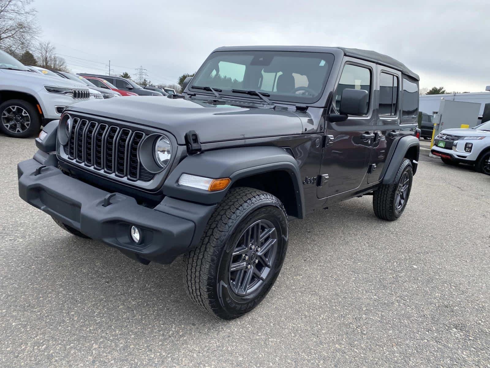 Certified Used 2025 Granite Crystal Metallic Clearcoat Jeep Sport S image 8