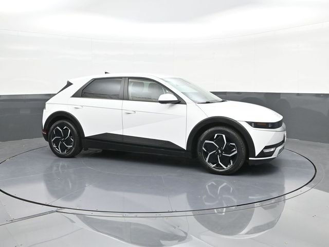 Used 2023 White Hyundai SEL image 16