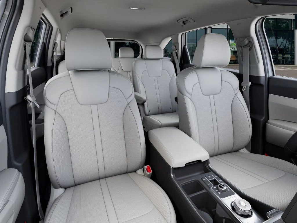 New 2026 Snow White Pearl Kia EX image 16