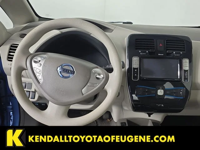 Used 2011 Blue Nissan SL image 9