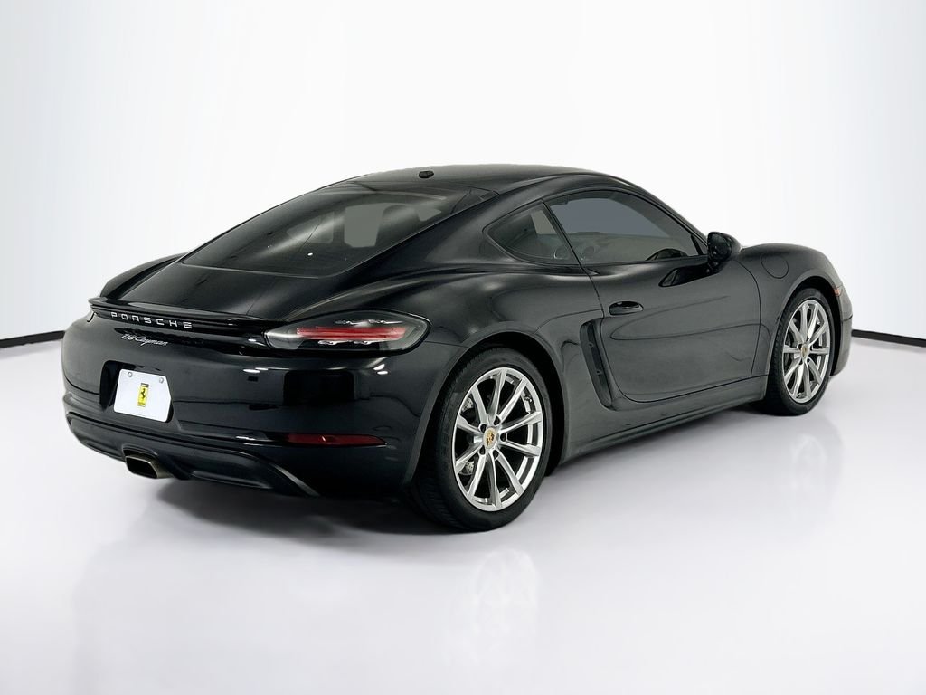 Used 2017 Black Porsche  image 5