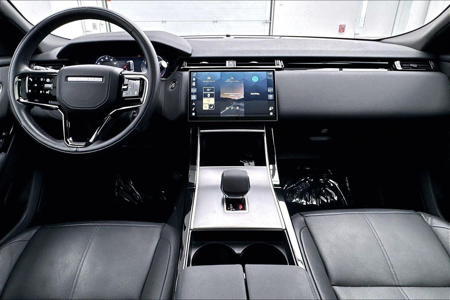 New 2026 Santorini Black Metallic Land Rover S image 3