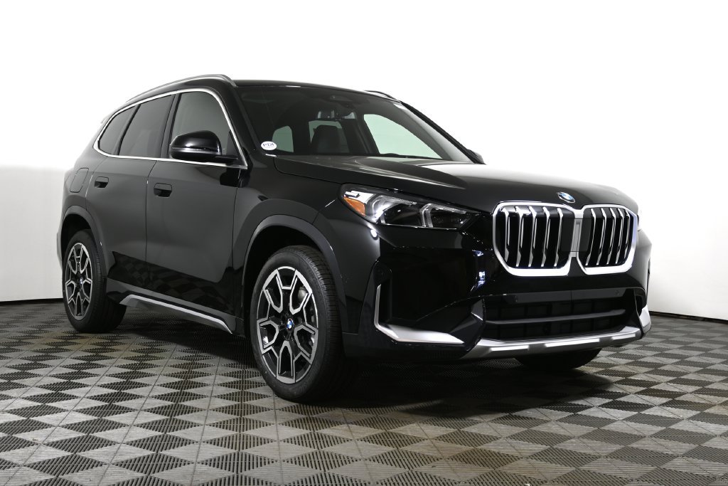 Used 2026 Black BMW xDrive28i image 9