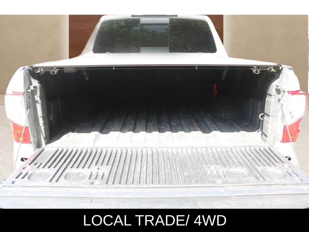 Used 2018 Silver Nissan PRO-4X image 10