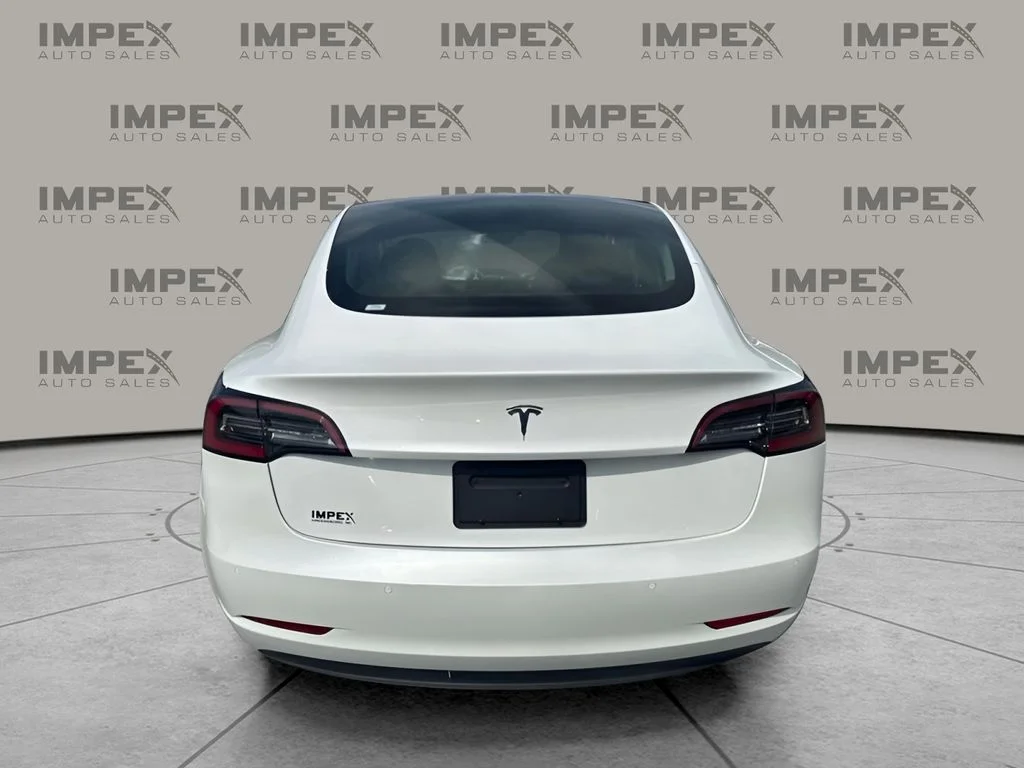 Used 2021 White Tesla Long Range image 4