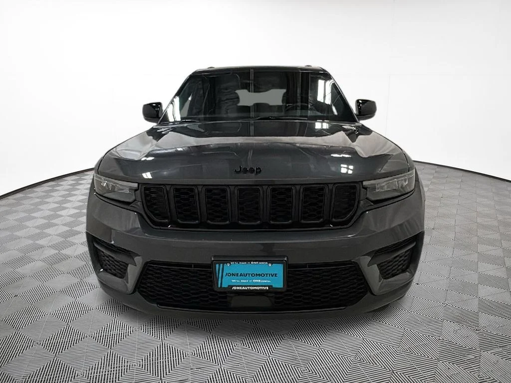 Certified Used 2023 Gray Jeep Altitude X image 3