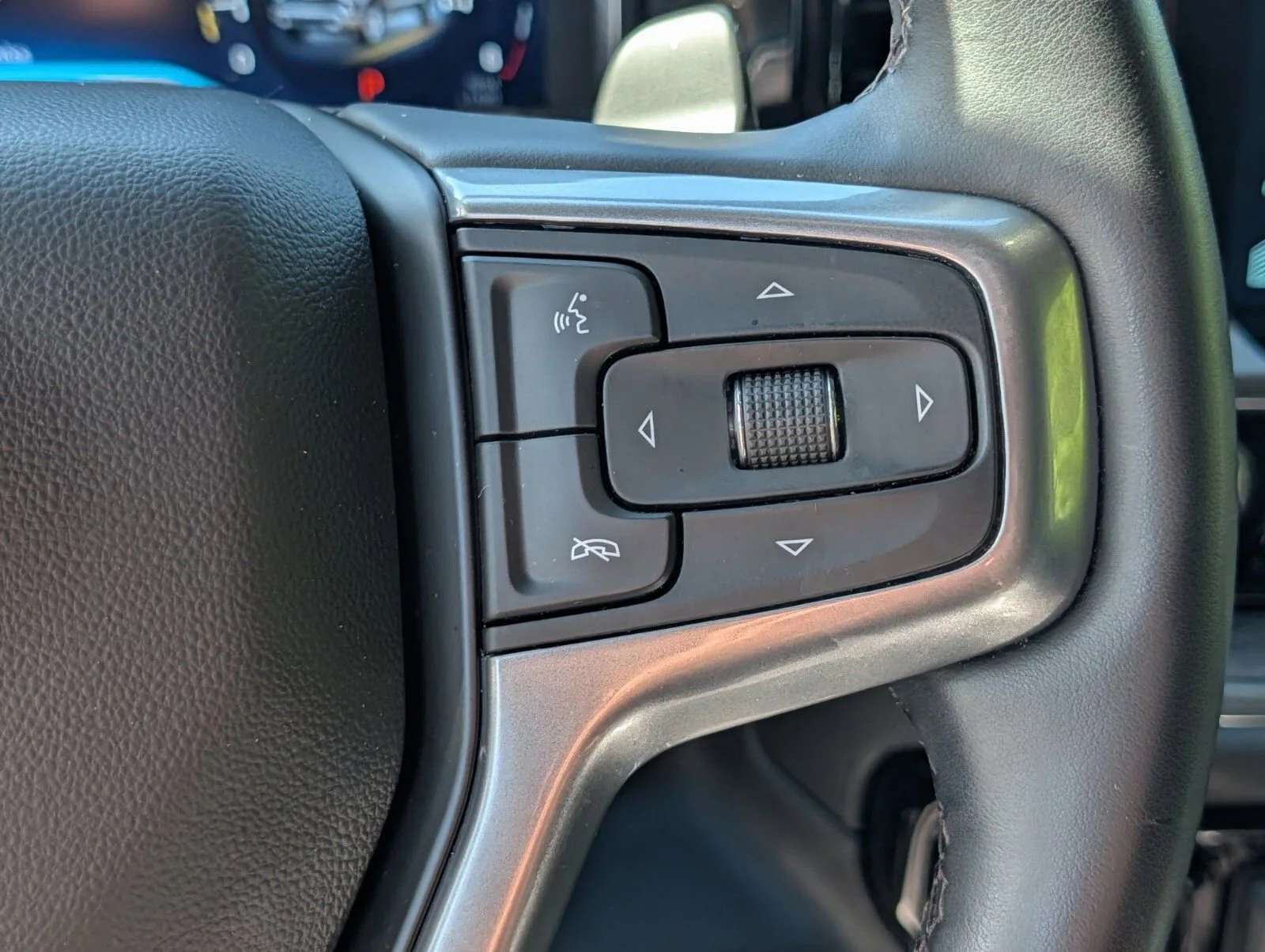 Used 2024 Iridescent Pearl Tricoat Chevrolet LTZ image 36