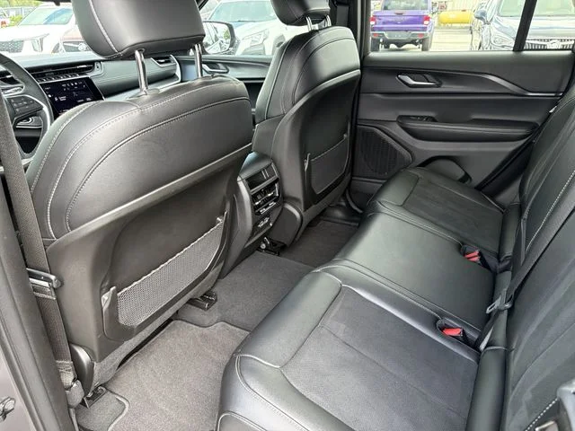 Used 2024 Gray Jeep Altitude image 16