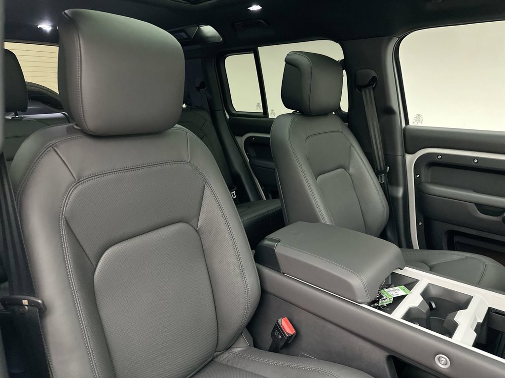 New 2026 Borasco Grey Land Rover X-Dynamic SE image 6