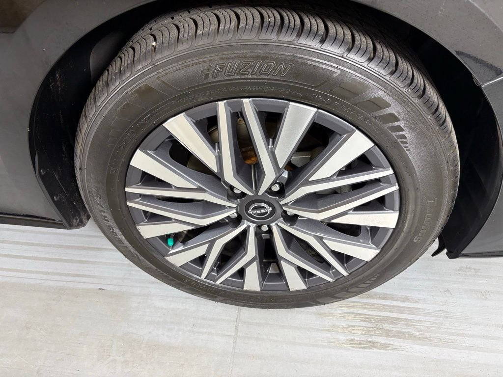 Used 2023 Black Nissan 2.5 SV image 11