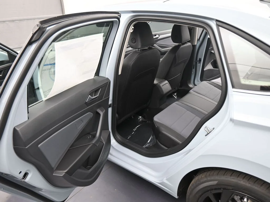 2026 Volkswagen Jetta SE - Photo 38