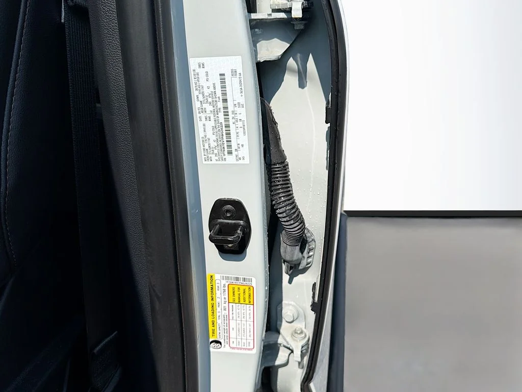 Used 2023 Avalanche Ford Lariat image 36