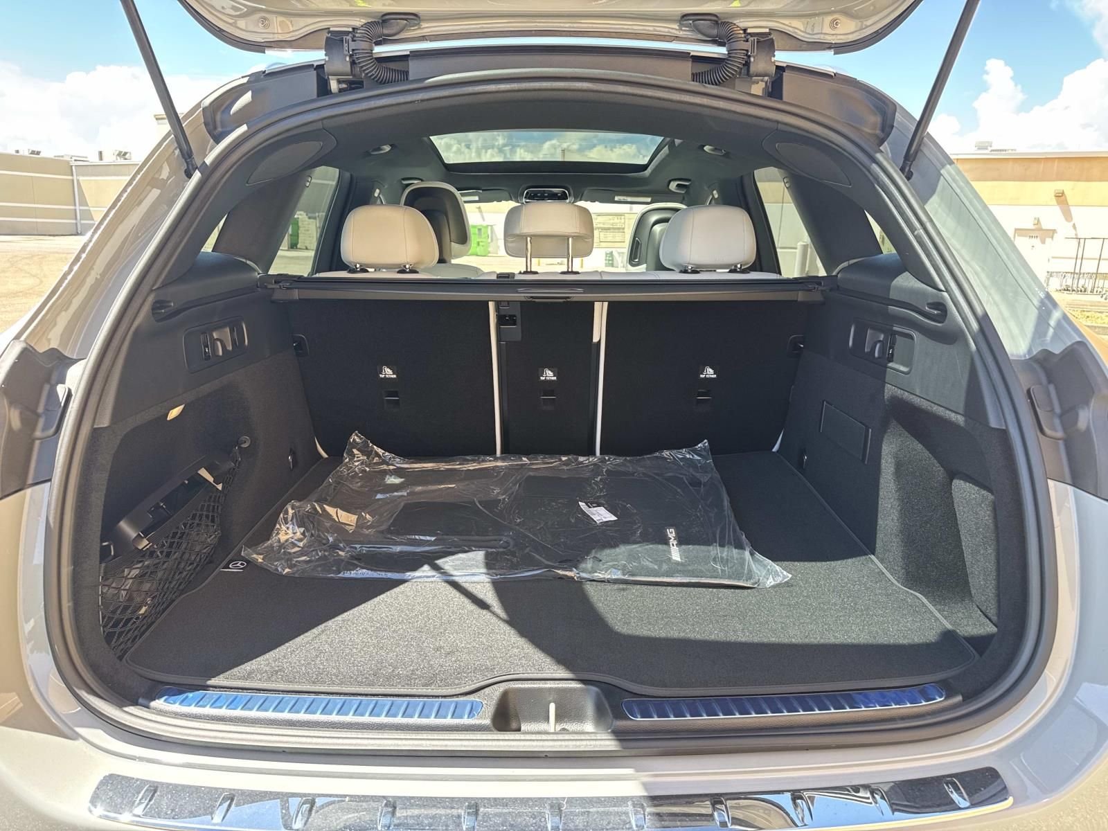 New 2026 Gray Mercedes-Benz GLC 300 image 9