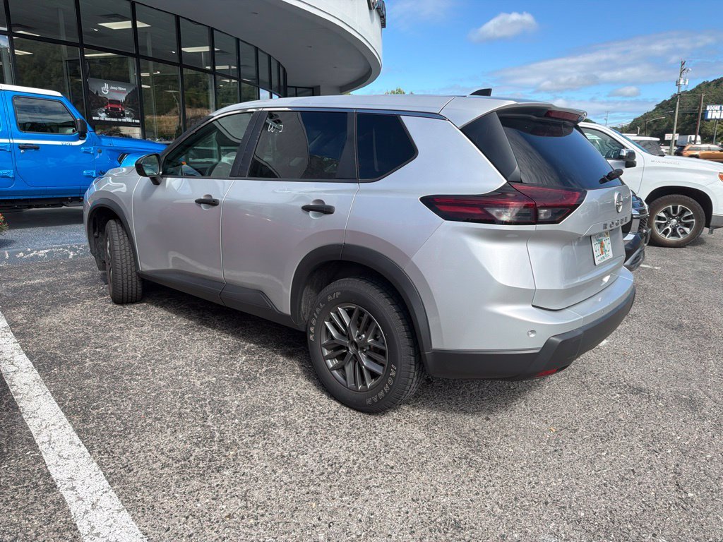 Used 2024 Nissan Rogue S with VIN 5N1BT3AA0RC703162 for sale in Middlesboro, KY