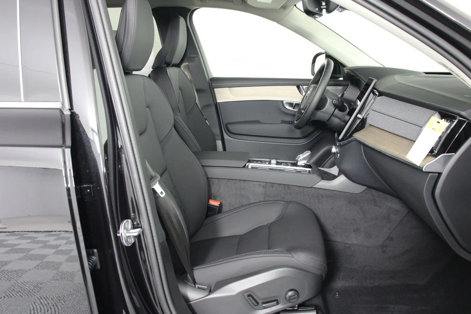 New 2026 Black Volvo T8 Plus image 10
