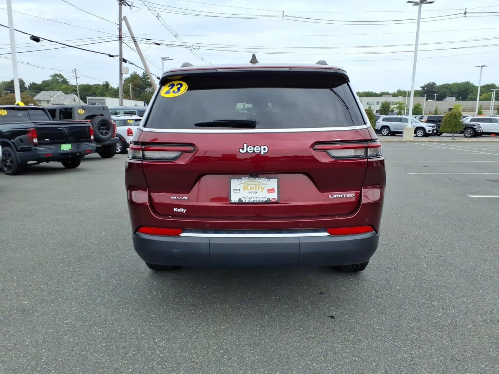 Used 2023 Velvet Red Pearlcoat Jeep Limited image 9