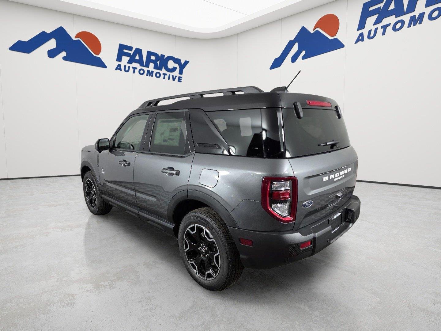 Used 2025 Carbonized Gray Metallic Ford Outer Banks image 5