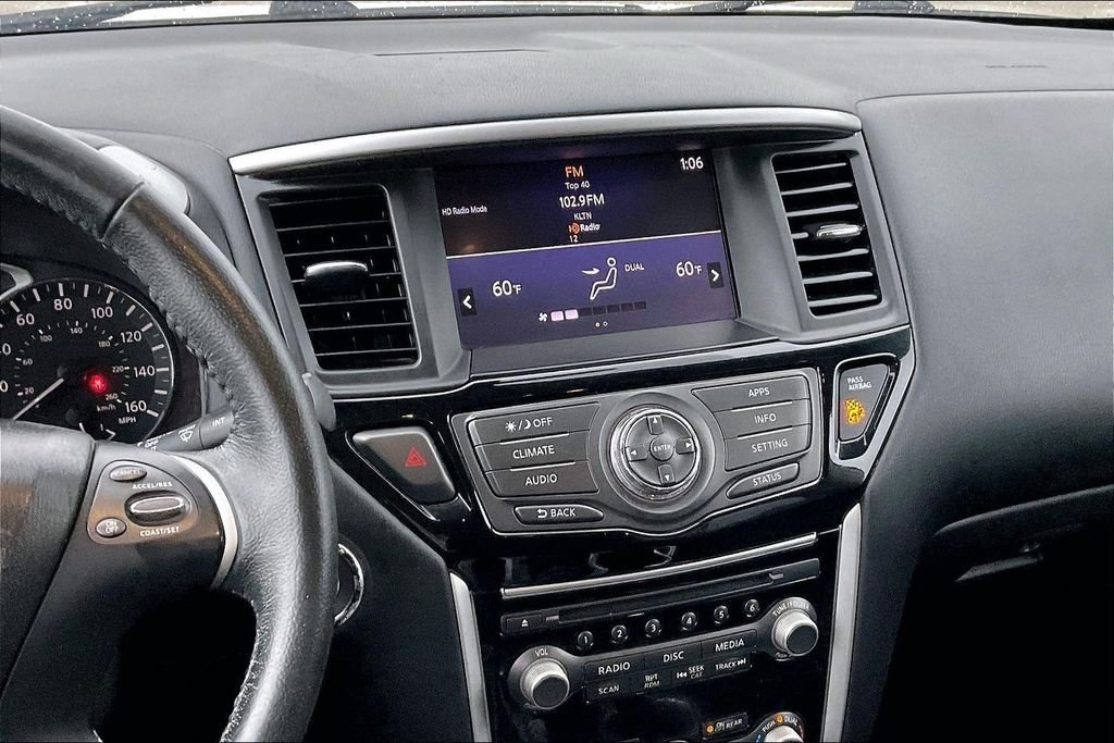 Used 2018 Glacier White Nissan SV image 9