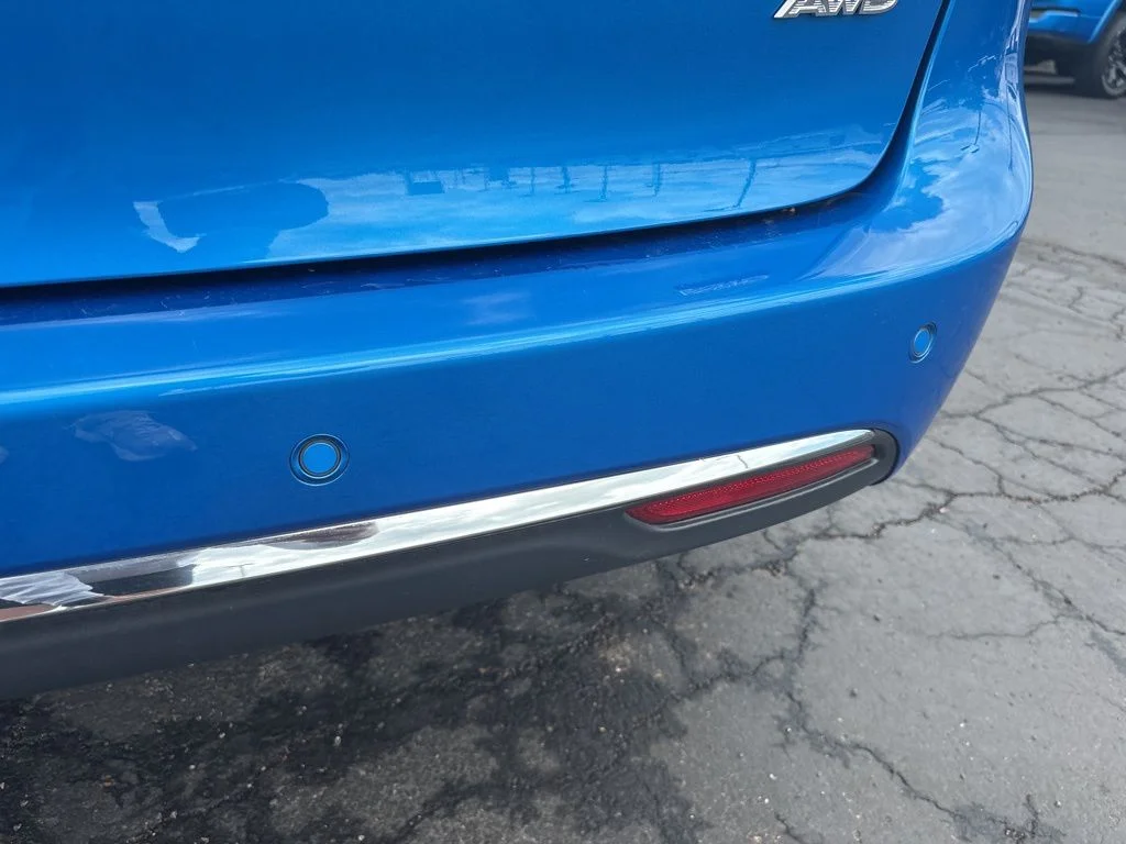 New 2026 Hydro Blue Pearl-Coat Exterior Paint Chrysler Select image 15