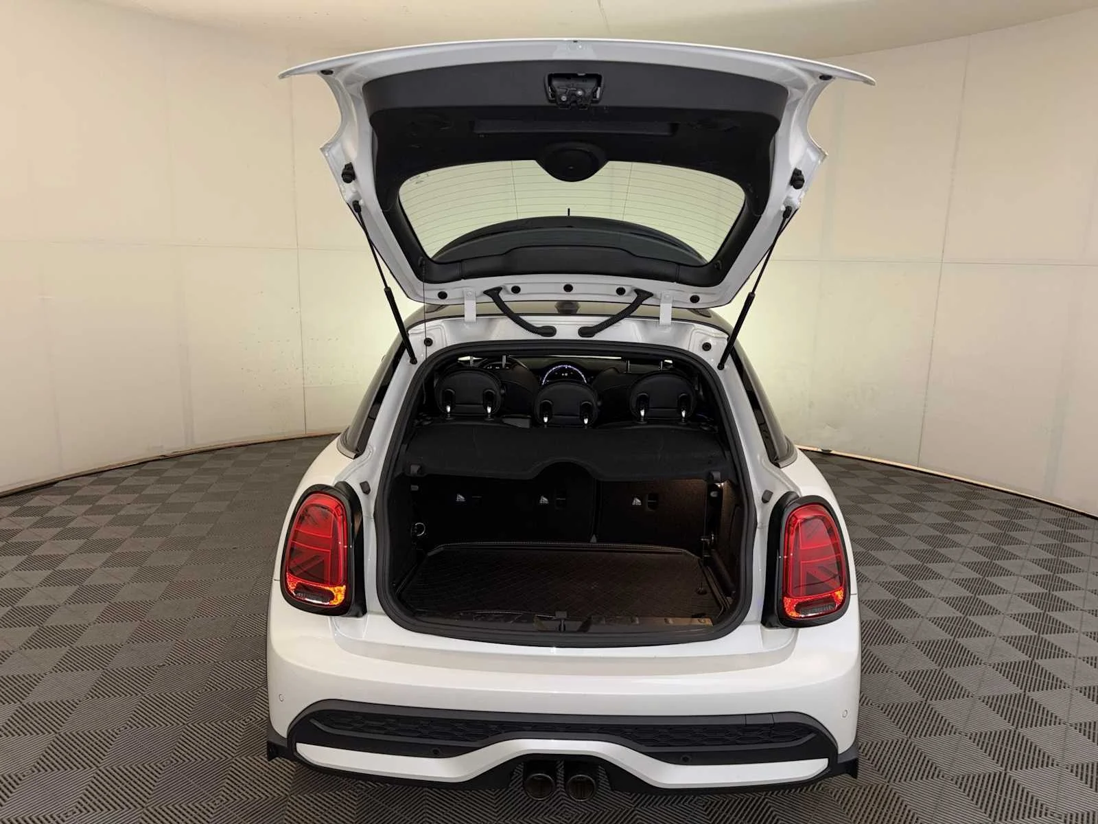 Used 2023 Nanuq White Metallic MINI Cooper S image 21