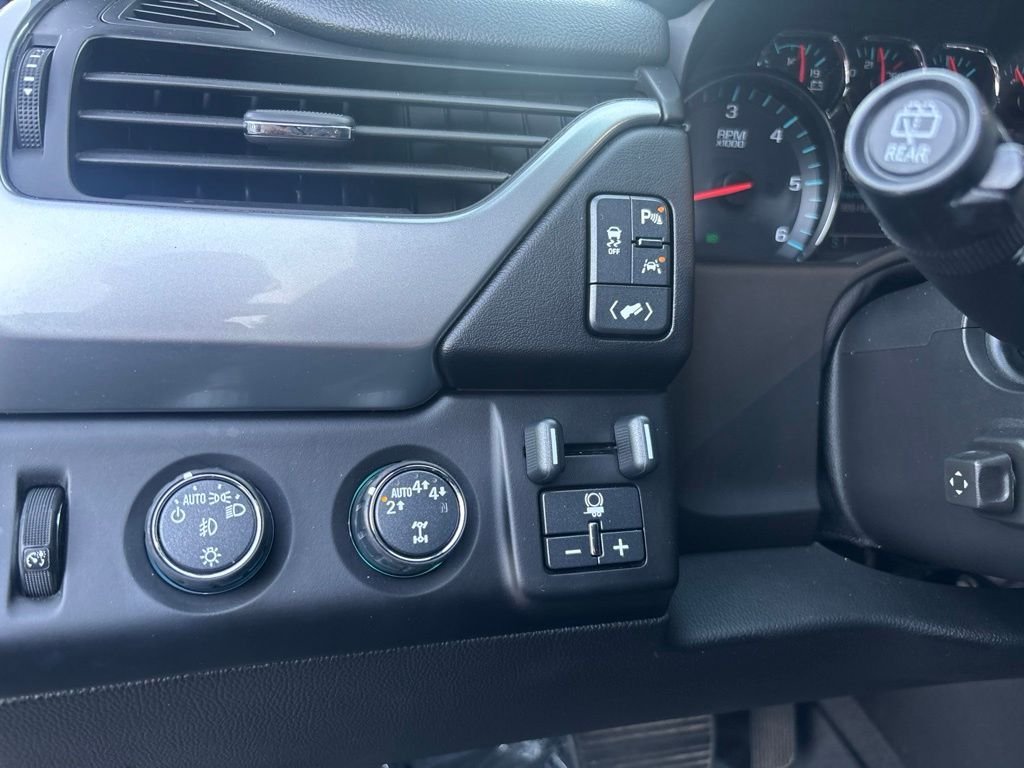 Used 2019 Gray Chevrolet Premier image 13