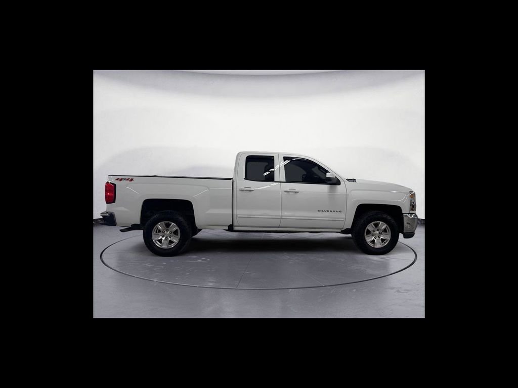 Used 2019 White Chevrolet LT image 7