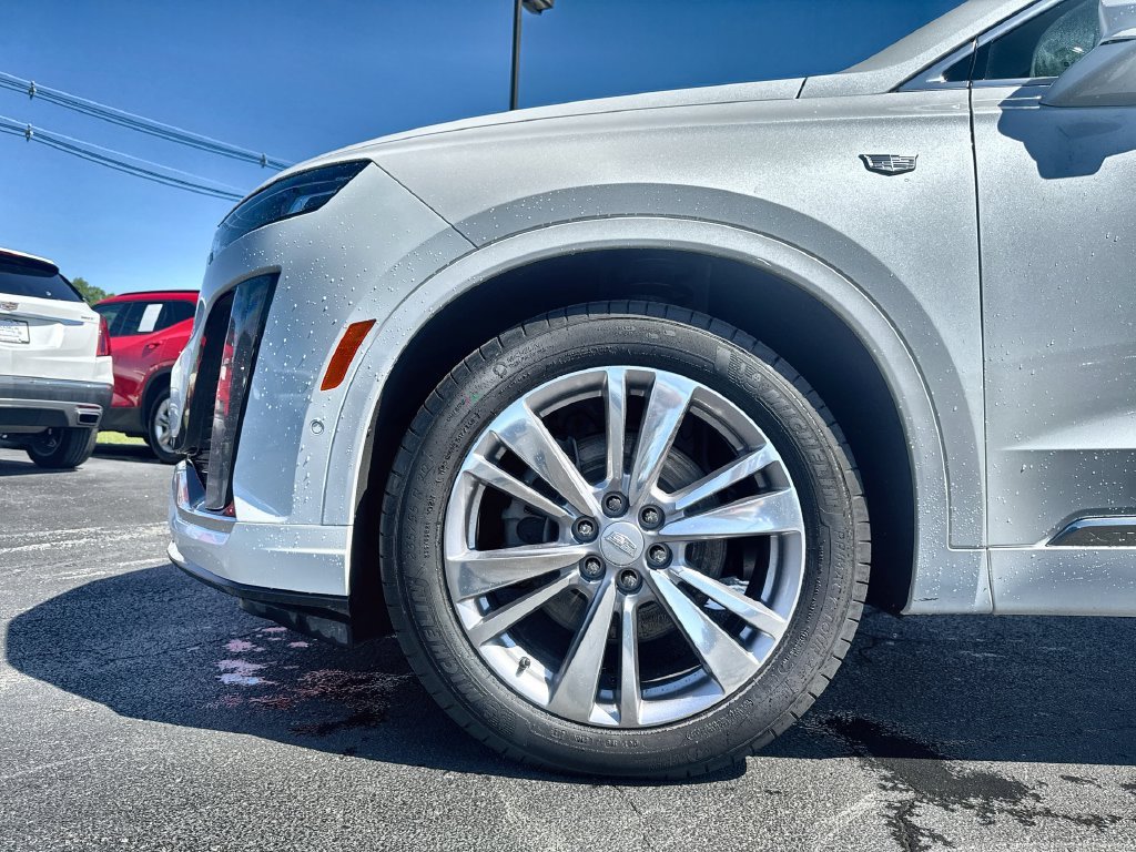 Used 2024 White Cadillac Premium Luxury image 11