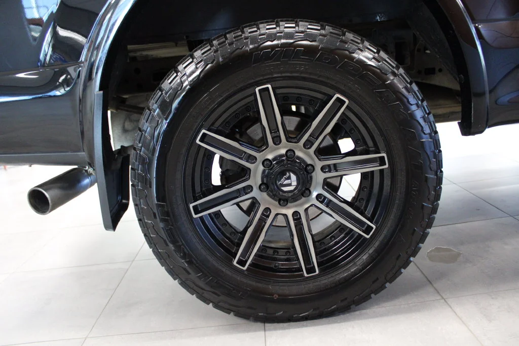 Used 2018 Shadow Black Ford Lariat image 12