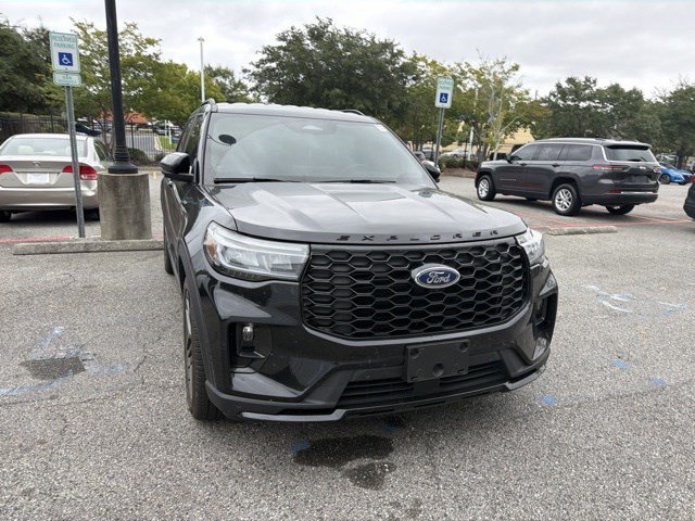 Certified Used 2025 Black Metallic Ford ST-Line image 23