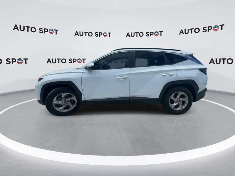Used 2022 White Hyundai SEL image 5