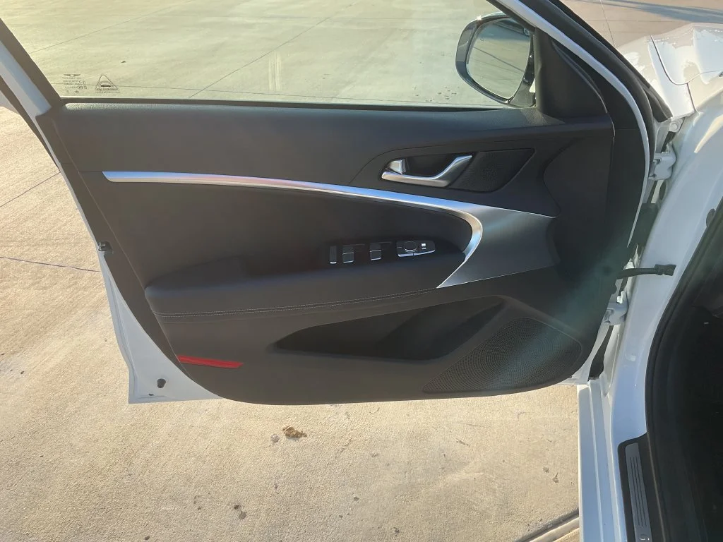 Used 2026 White Genesis 2.5T image 10