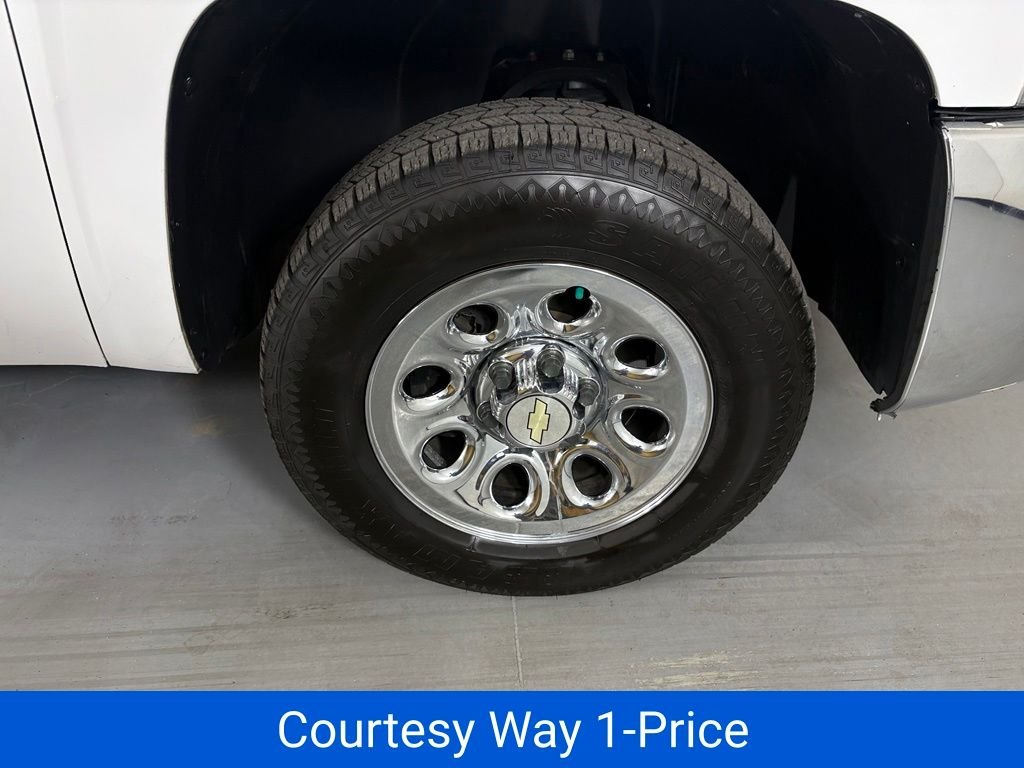 Used 2013 White Chevrolet Work Truck image 13
