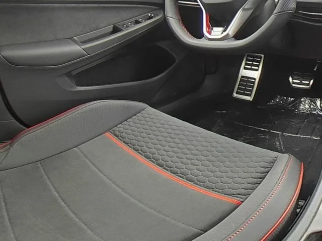 2026 Volkswagen Golf GTI SE - Photo 36