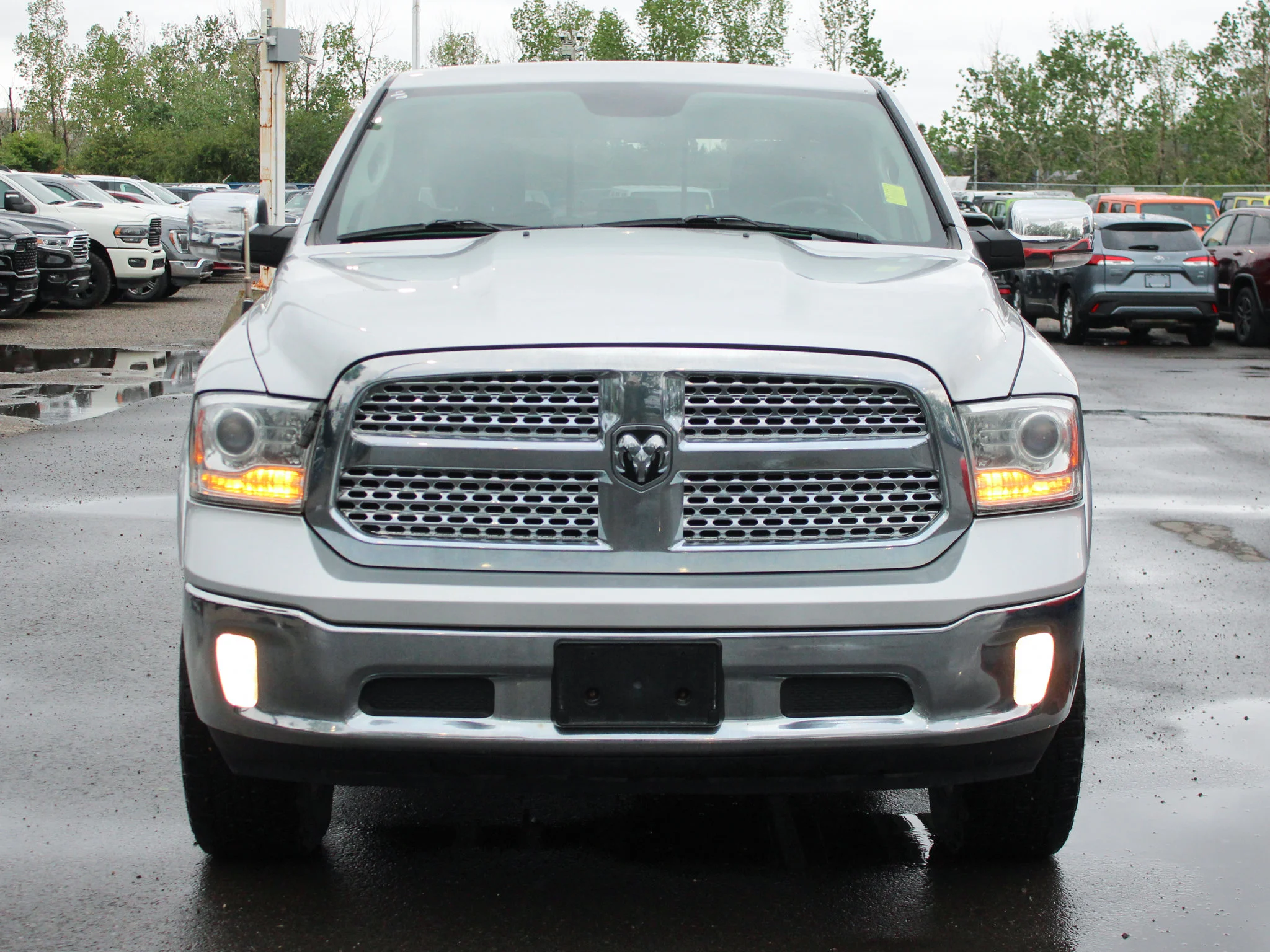 Used 2018 Silver RAM Laramie * HEMI V8 | 3M PPF | Alpine | Apple CarPlay | Tonneau Cover | Sunroof | Heated Seats image 7