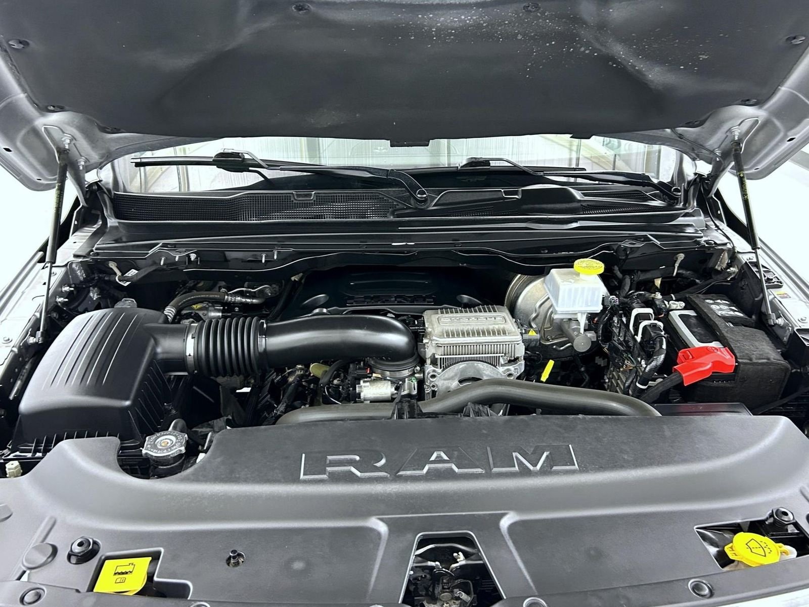 Used 2023 Silver Ram Laramie image 25