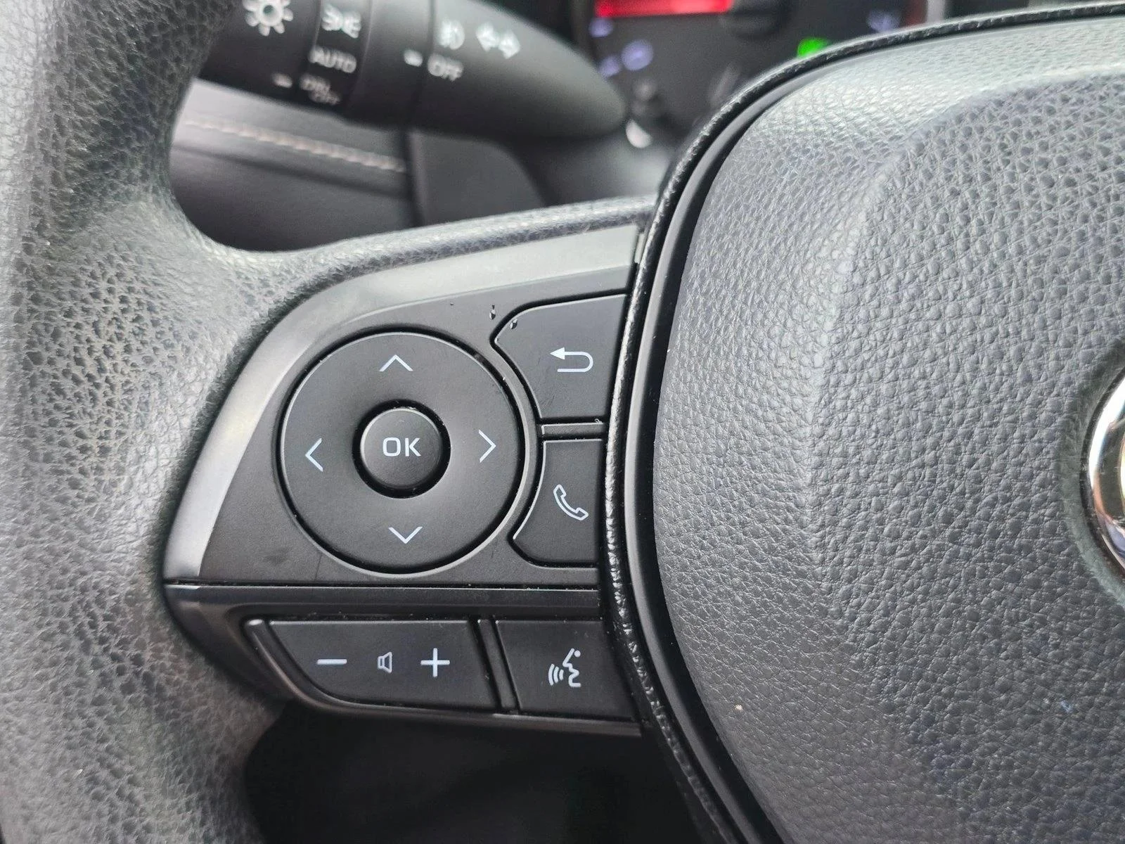 Used 2019 Lunar Rock Toyota XLE image 11